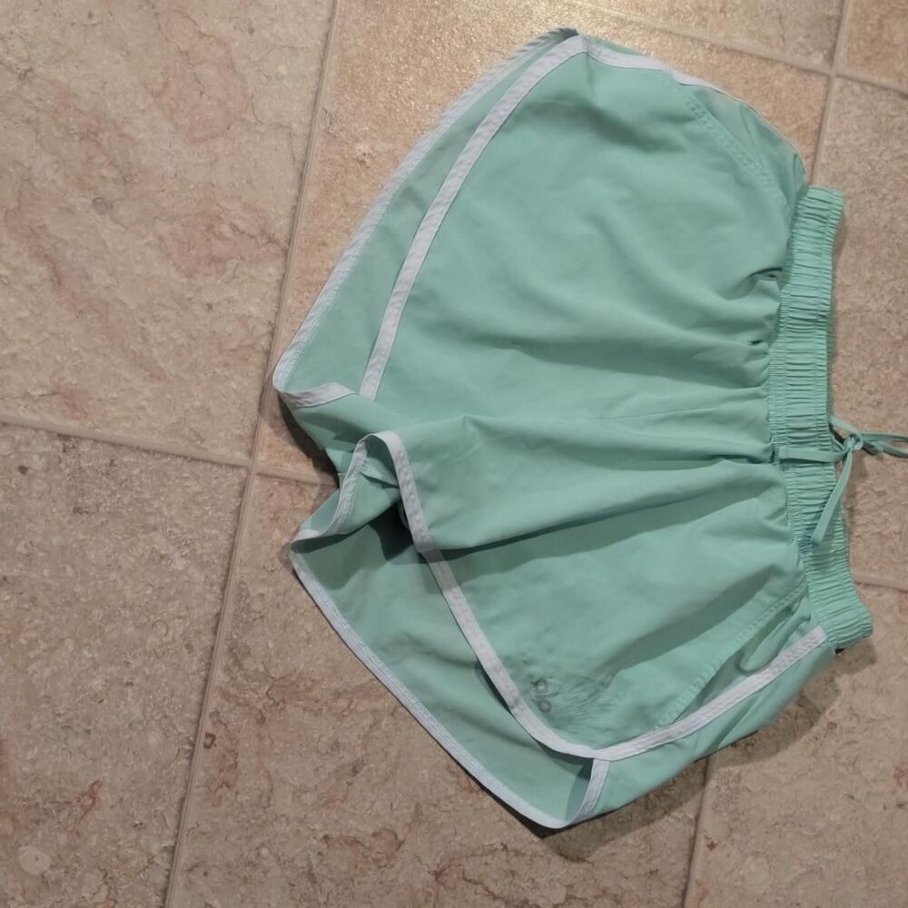 Alo Yoga XS Mint Green Running Shorts